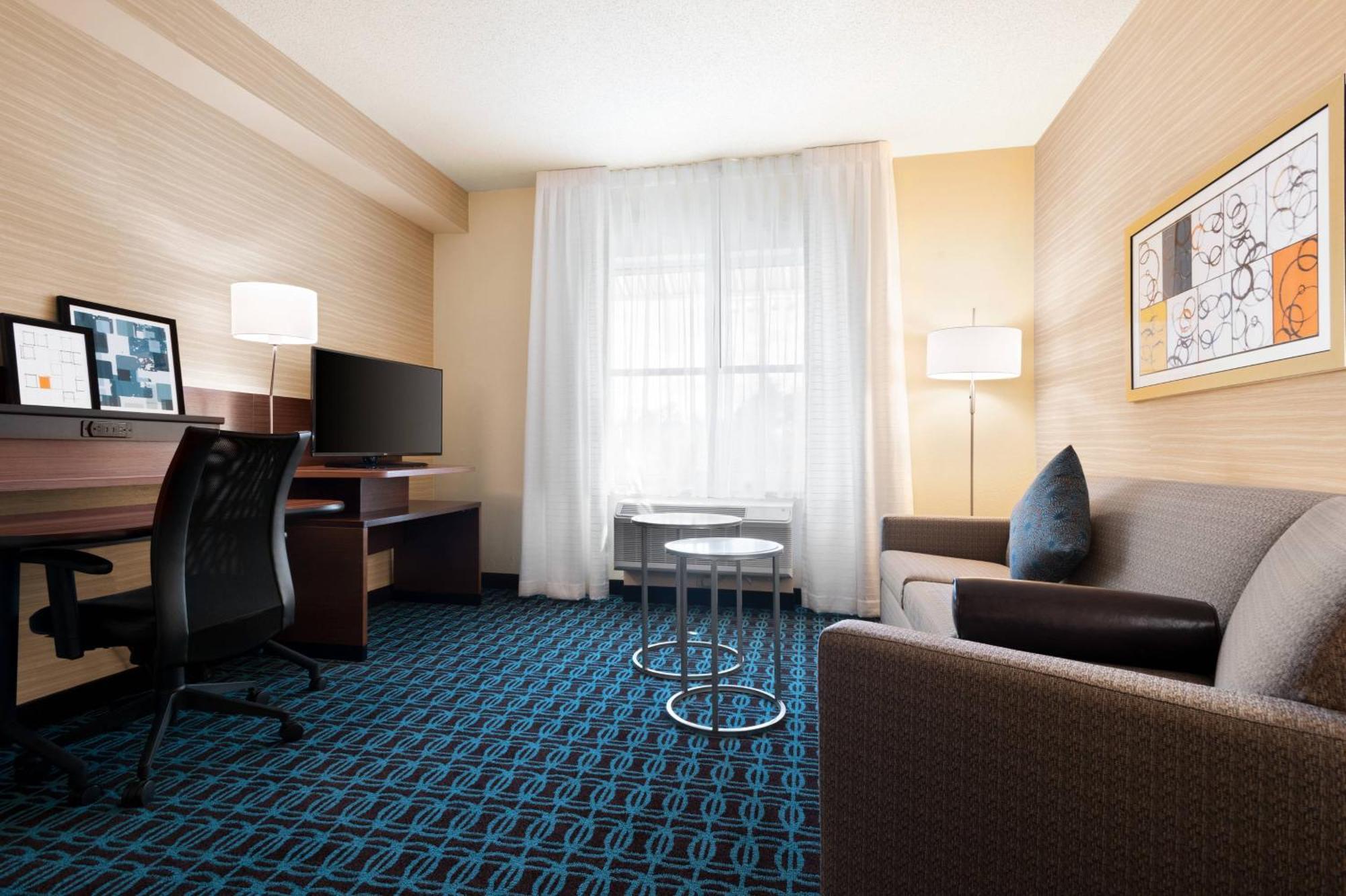 Fairfield Inn & Suites By Marriott Charlottesville Downtown/University Area Eksteriør billede