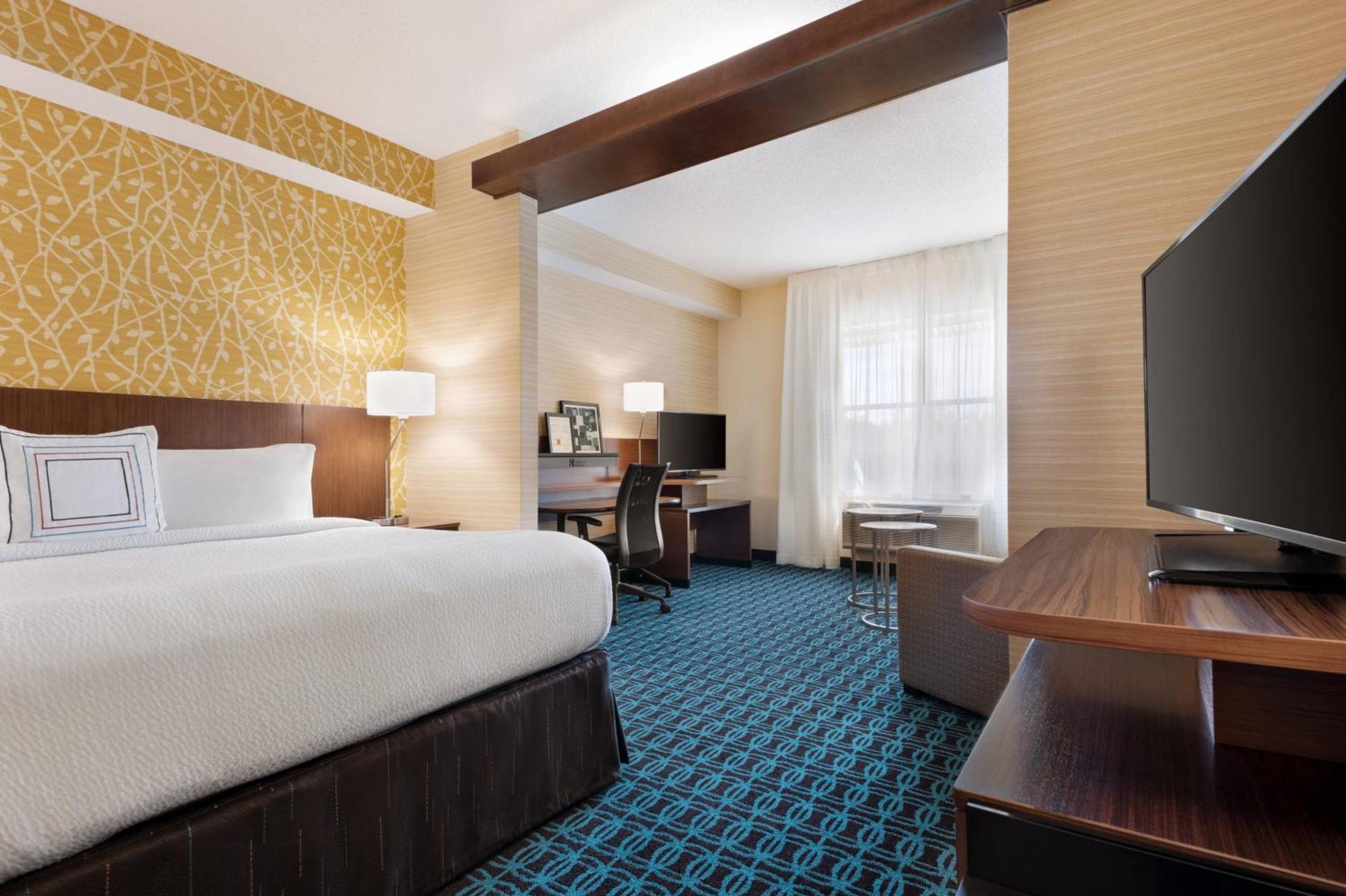 Fairfield Inn & Suites By Marriott Charlottesville Downtown/University Area Eksteriør billede